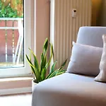 Stadt-refugium Mit Terrasse דירה *