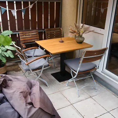 Stadt-refugium Mit Terrasse *