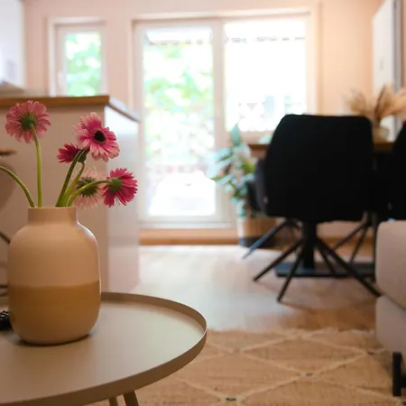 Stadt-refugium Mit Terrasse Apartamento Wurzburgo